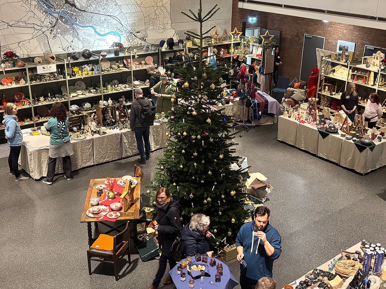 Kwadrat - Wintermaak 2025 - Lichthofhalle