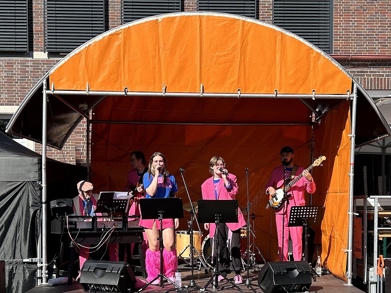 Die Band "Sinnbild" mit Bühnenprogramm